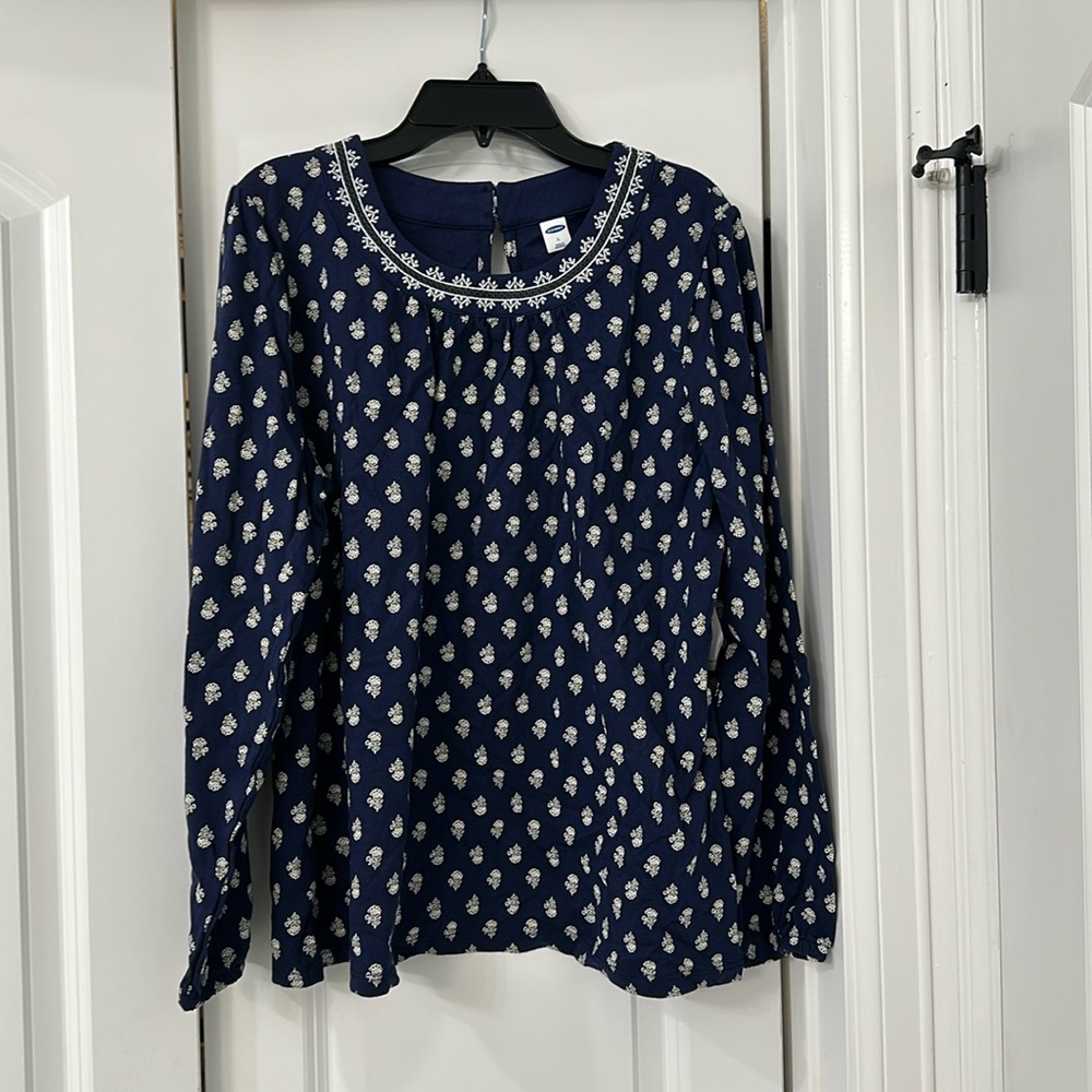 Old Navy women’s floral blouse, long sleeve